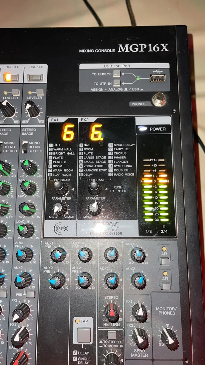 Mixer Yamaha MGP16X